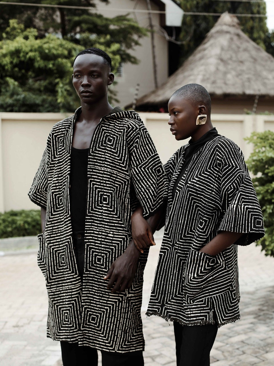 Mantello Cisse Bogolan con cappuccio corto (preordine)